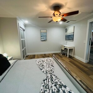 4 室のベッドルーム、アイロン / アイロン台、WiFi、ベッドシーツ