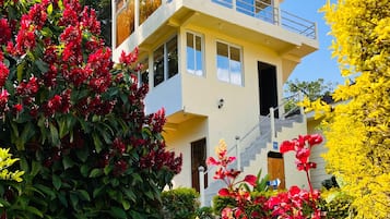 Basic Double Room, 1 Queen Bed, Beach View | Free WiFi