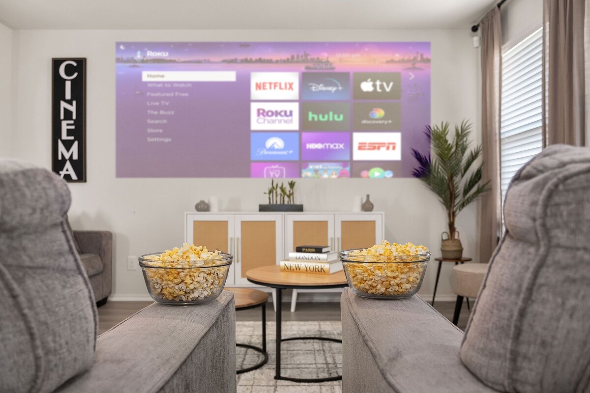 Lackland Ultimate Family Haven! Located near San Antonio's top attractions!