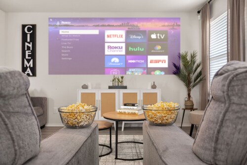 Lackland Ultimate Family Haven! Located near San Antonio's top attractions!