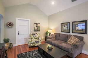 Living area - Historic Hubbell House of Mount Dora (Mount Dora)