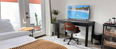 1 bedroom, desk, iron/ironing board, free WiFi