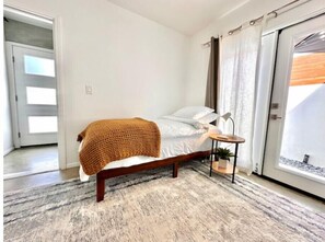 1 habitación, escritorio, tabla de planchar con plancha y wifi gratis 