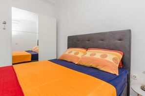 2 bedrooms, free WiFi, bed sheets