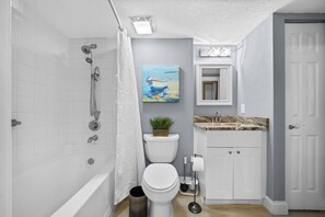 Hårtørrer, håndklæder, Sæbe, Toiletpapir