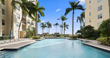 Sophisticated Waterfront Condo near all the sun & fun!