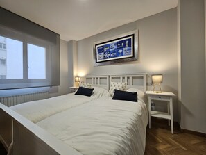 Een strijkplank/strijkijzer, gratis wifi, beddengoed