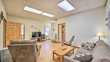 Apartment (3 Bedrooms) | Front of property