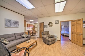 Interior - 2 Mi to Ice Caves: Pet-friendly Eben Junction Apt (Eben Junction)