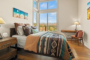 3 Schlafzimmer, Schreibtisch, Bügeleisen/Bügelbrett, kostenloses WLAN