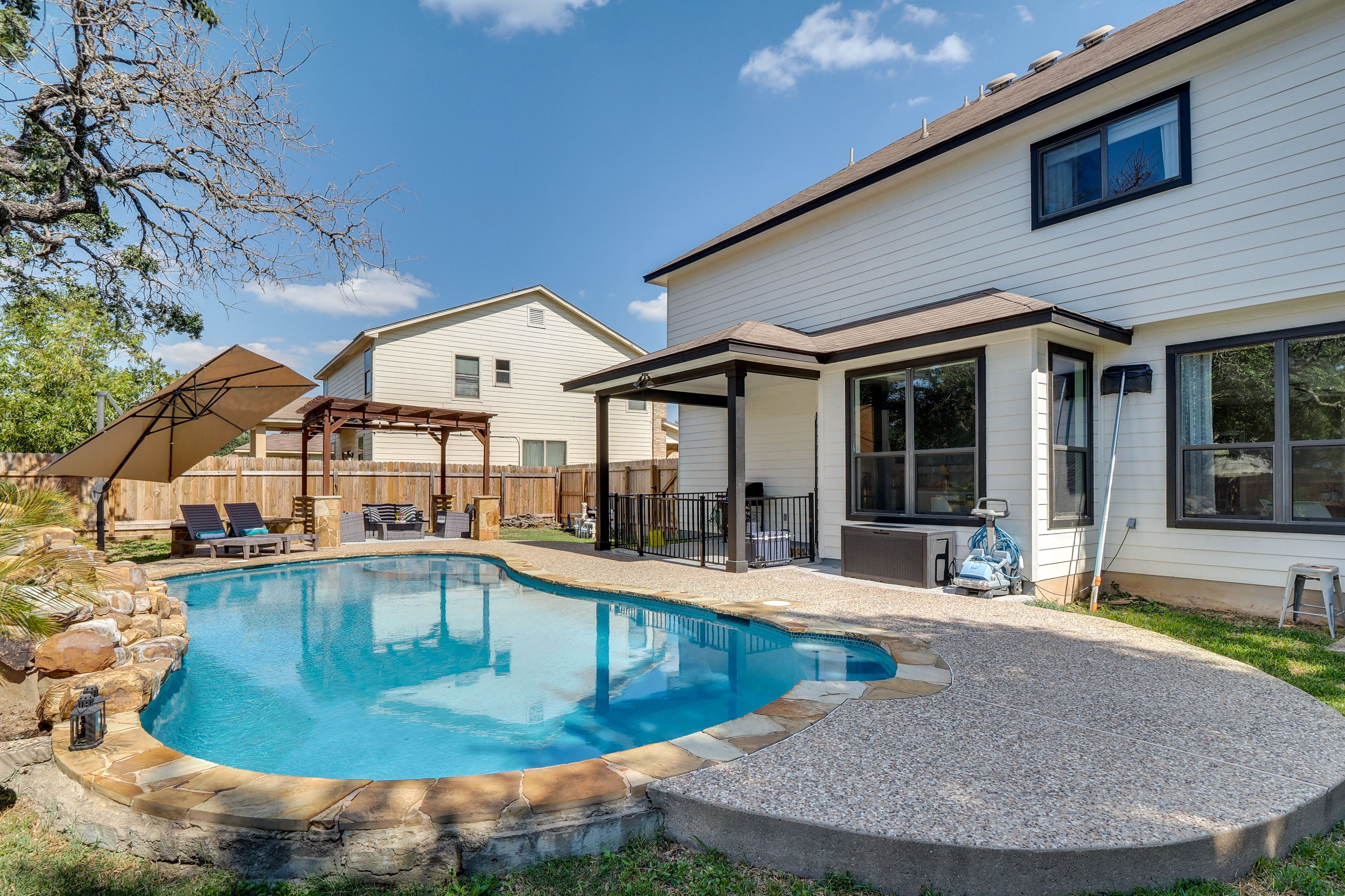 Vacation Paradise in Georgetown w/ Private Pool!