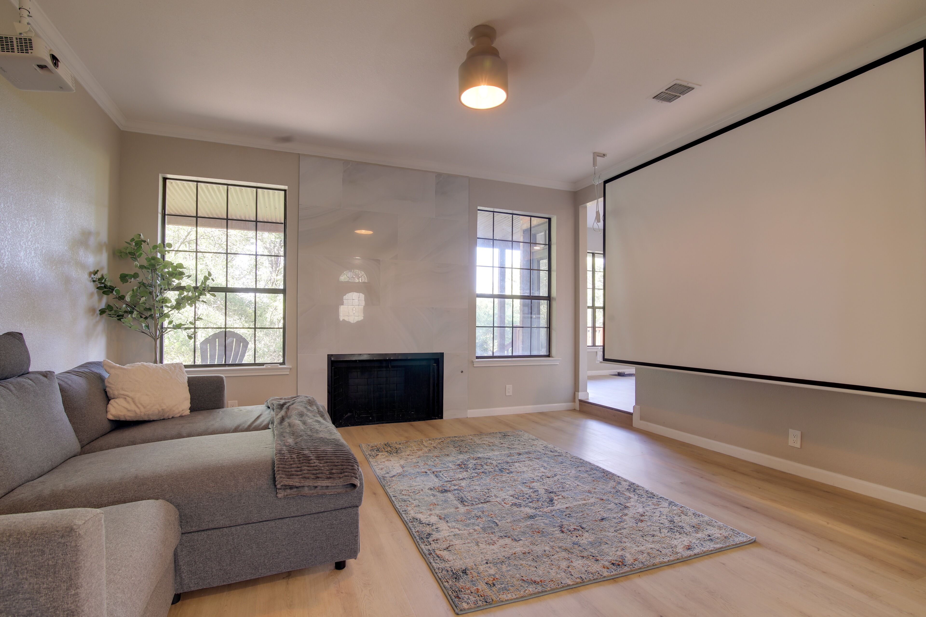 Spacious Austin Getaway ~ 14 Mi to Downtown!