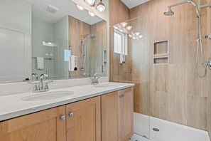 Maison supérieure | Salle de bain