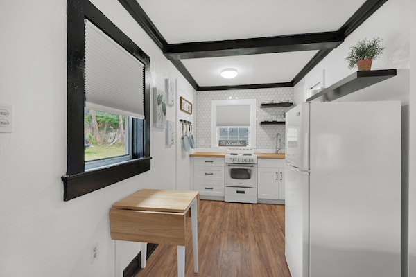 Frigorífic, microones, forn i placa de cuina