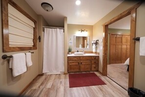 Hair dryer, towels - 3BR Island Park Cabin Near Yellowstone - Private & Peaceful - Kids Zipline (Island Park)