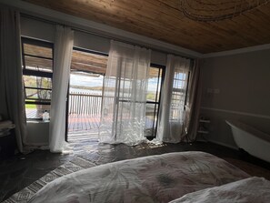 House | 3 bedrooms, free WiFi, bed sheets