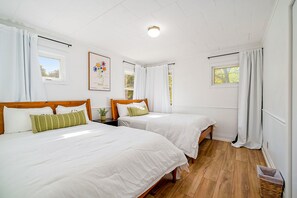 4 habitaciones, cuna de viaje, acceso a internet y ropa de cama