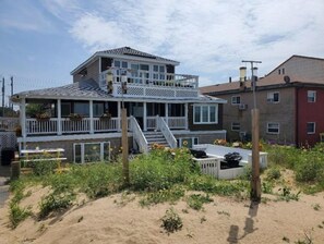 Property grounds - Fronts the Beach with Fireplace - Poseidon B (Norfolk)