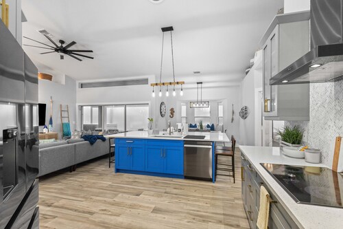 Waterfront house with private pool, dock, bikes, firepit, kayak & lanai