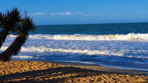 Am Strand, weißer Sandstrand