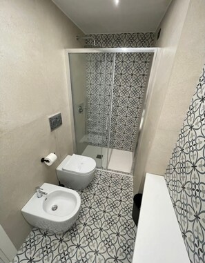 Family Quadruple Room | Bathroom