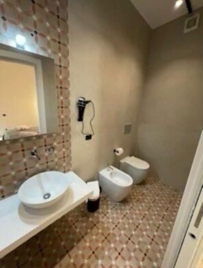 Family Room | Bathroom - B&b vittoria napoli (Naples)