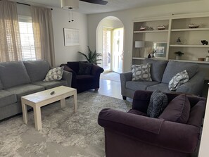 Smart TV, video games, printers - Large comfortable house with a GAME ROOM!! (North Myrtle Beach)