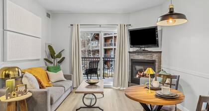 G222-HotTub/PoolwSlide/KingBed/View/Family/1BR/Sleep4