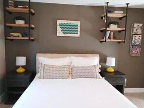 3 camere, una scrivania, ferro/asse da stiro, culla da viaggio