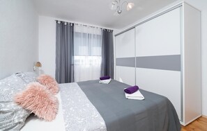 2 habitaciones, cuna de viaje, wifi gratis y ropa de cama 