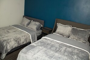 5 chambres, fer et planche à repasser, Wi-Fi gratuit, draps fournis