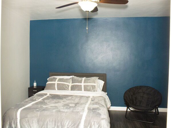 5 bedrooms, iron/ironing board, free WiFi, bed sheets