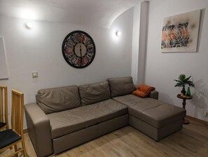 TV, DVD player - Appartement Provençale Dans un Village Familiale (Pourrières)