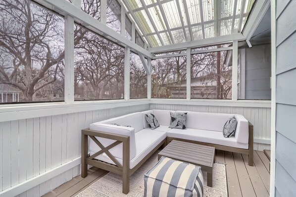 Living area - Come home to a thoughtfully designed home for Round Rock / Austin professionals (Round Rock)