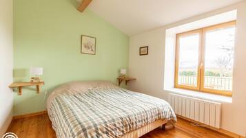 2 bedrooms, WiFi (free)