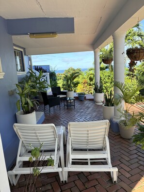 Terrace/patio - LOCATION IS OUR BEST ACCOMODATION
(Castries)