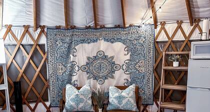 Yurt Life! Nestled in North San Diego foothills yet only 20 mins from beach.