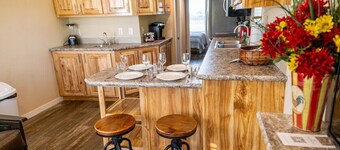 Exquisite Cabin, Enchanting Sunrises and Safari