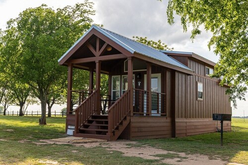 Modern Tiny Cabin on 550-acre Ranch, ATV, & Safari.