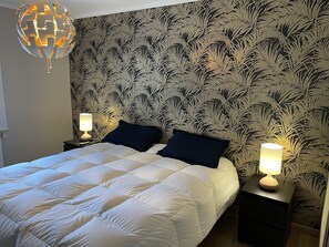 3 chambres, fer et planche à repasser, Wi-Fi, draps fournis