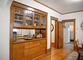 810 1st. Ave East | Free WiFi, bed sheets