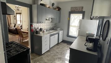 301 4th Ave East | Private kitchen