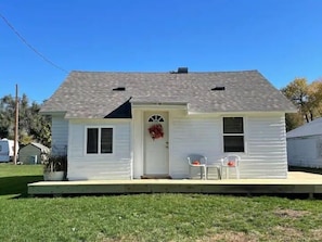 Free WiFi, bed sheets - East Side Motel & Cabins (Mobridge)
