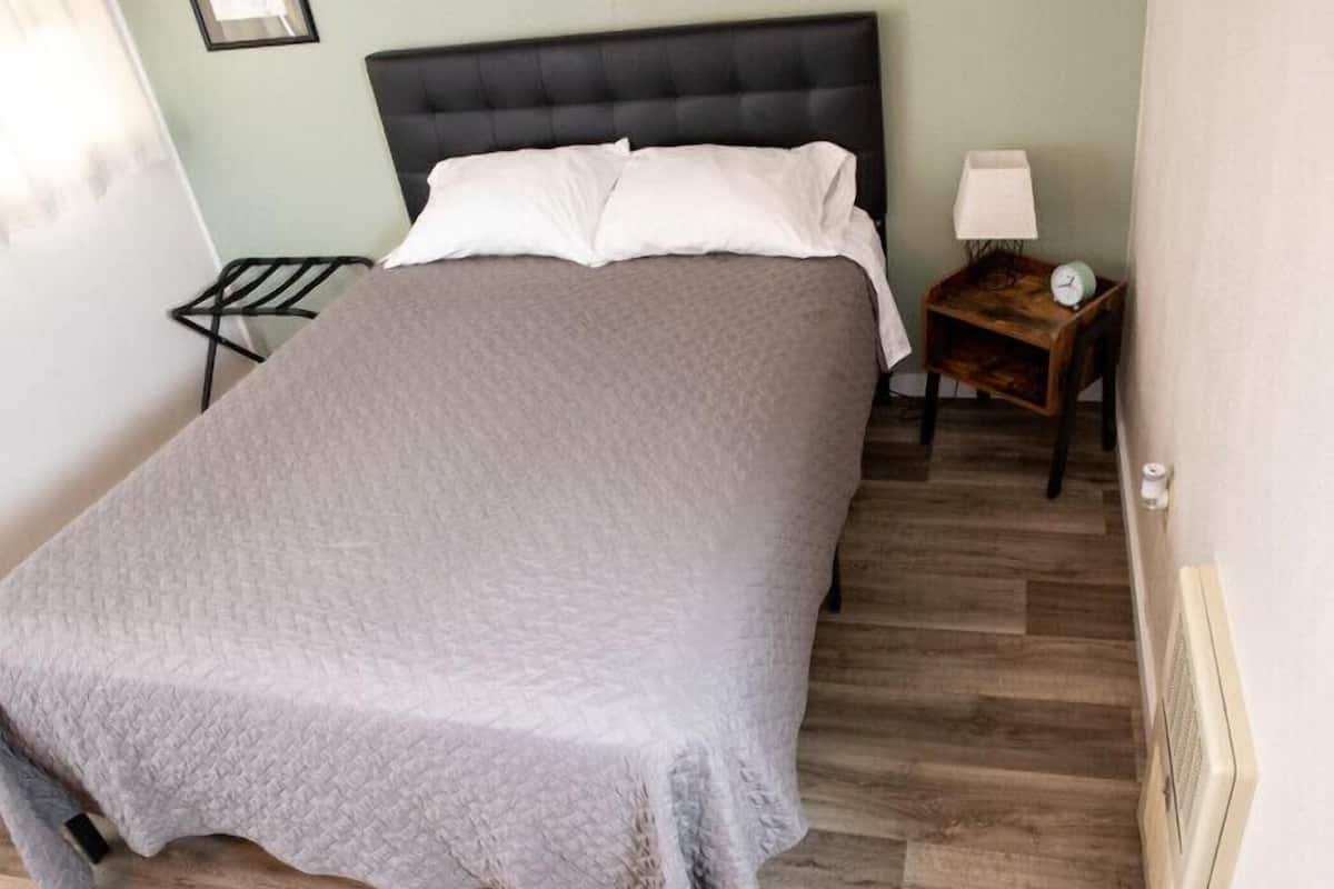 Single Queen Room | 免费 WiFi、床单