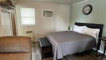 Double Queen | Free WiFi, bed sheets