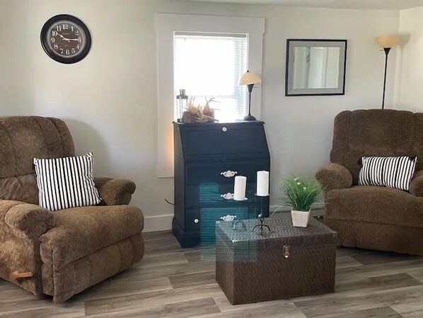 204 7th Avenue East | Wifi gratis y ropa de cama 