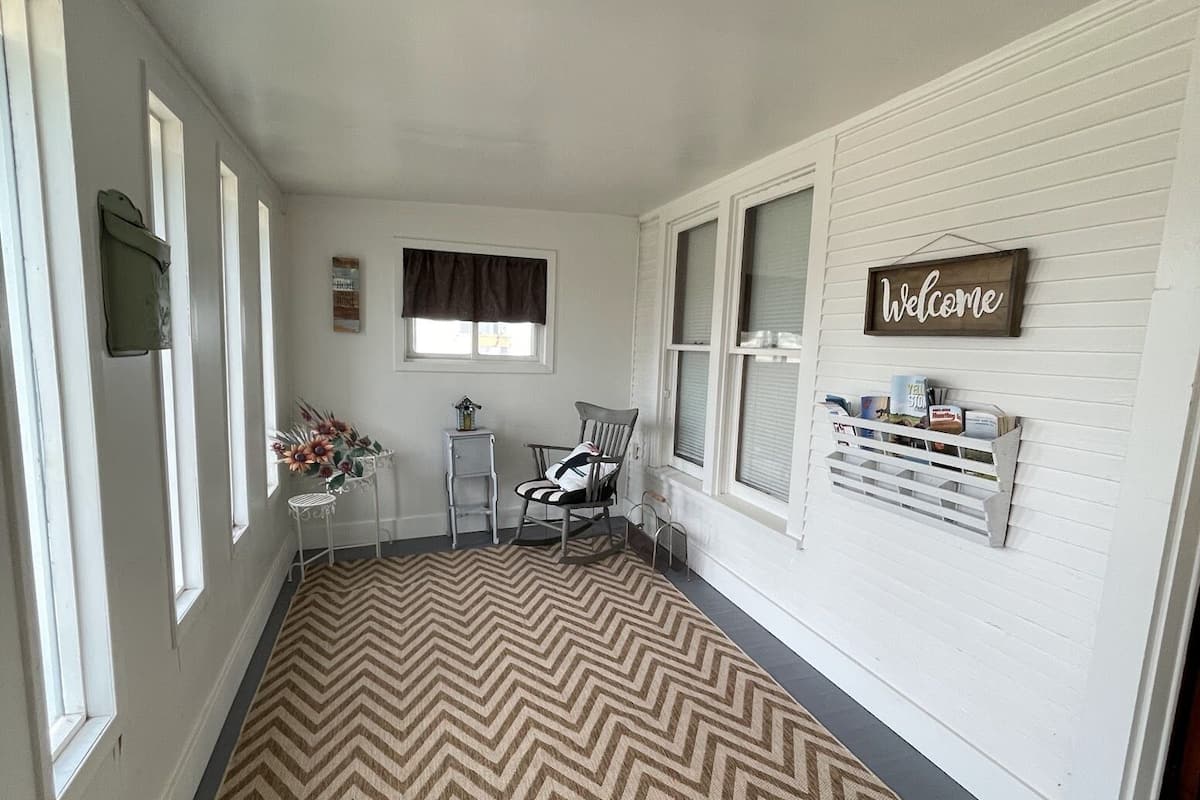 810 1st. Ave East | Terrace/patio