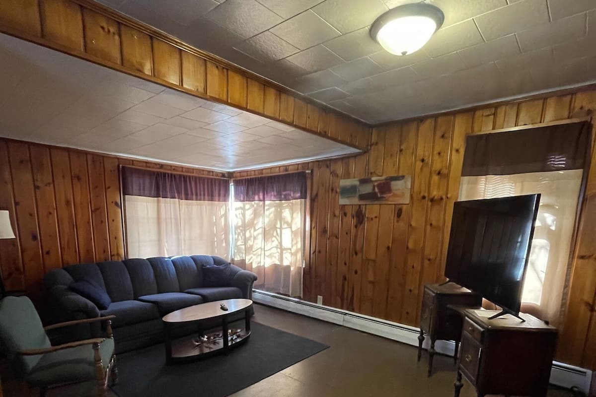 307 4th Avenue East | 起居区