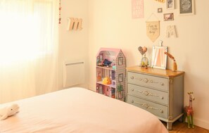 3 bedrooms, free WiFi, bed sheets - Beautiful home in Pernes-les-Fontaines (Pernes-les-Fontaines)