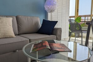 TV - ACUARIUM sea view apartment (Benidorm)